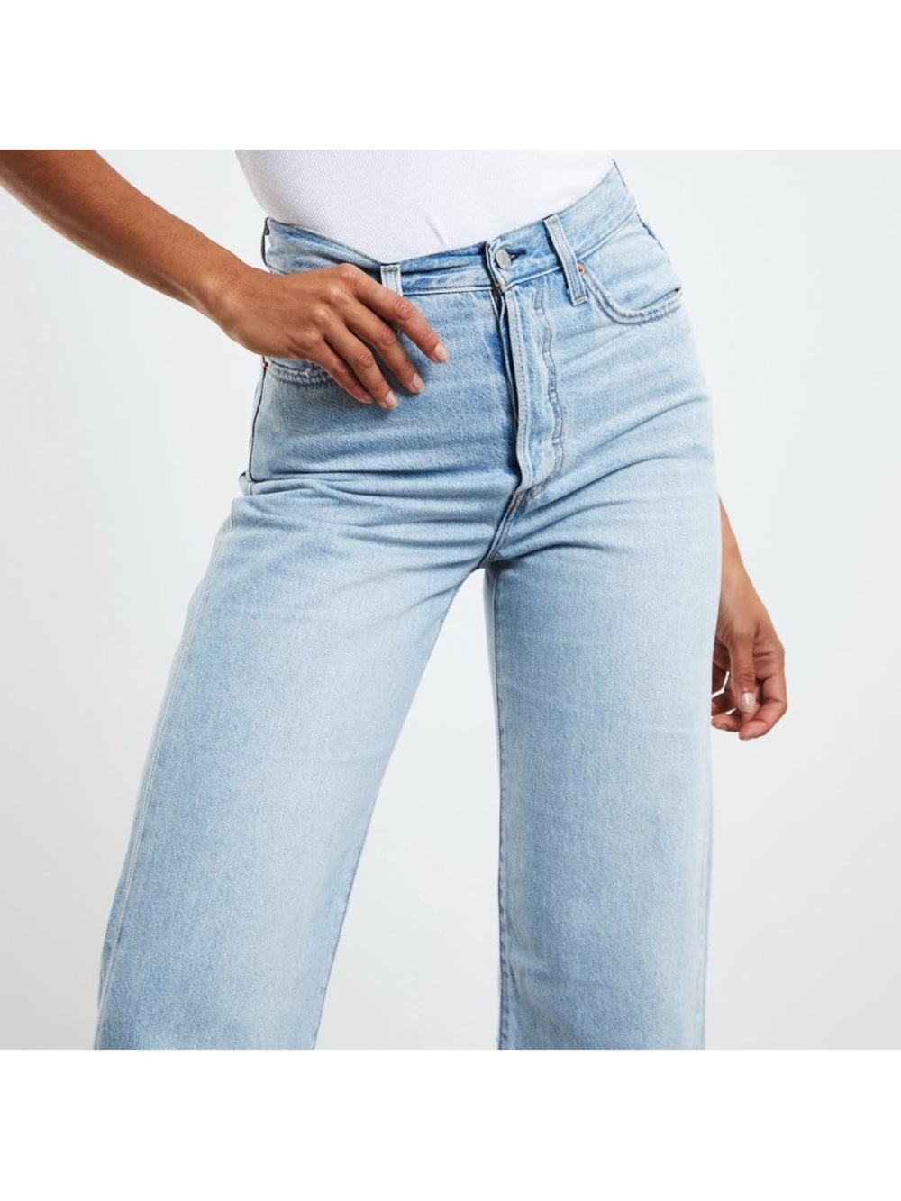 Levi’s Ribcage Straight Ankle Jean in Middle Road Size 29